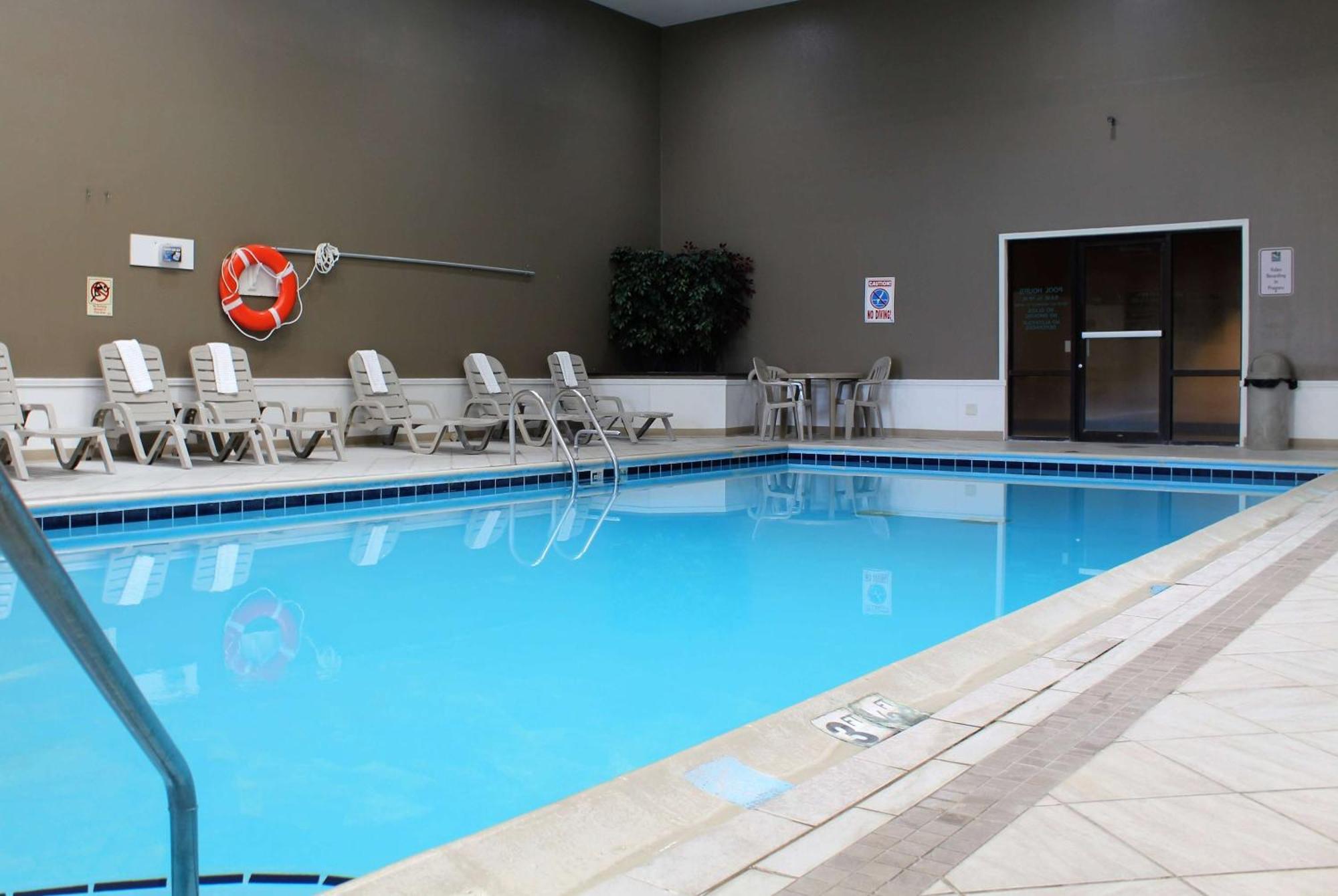 Hotel Ramada By Wyndham North Platte Esterno foto