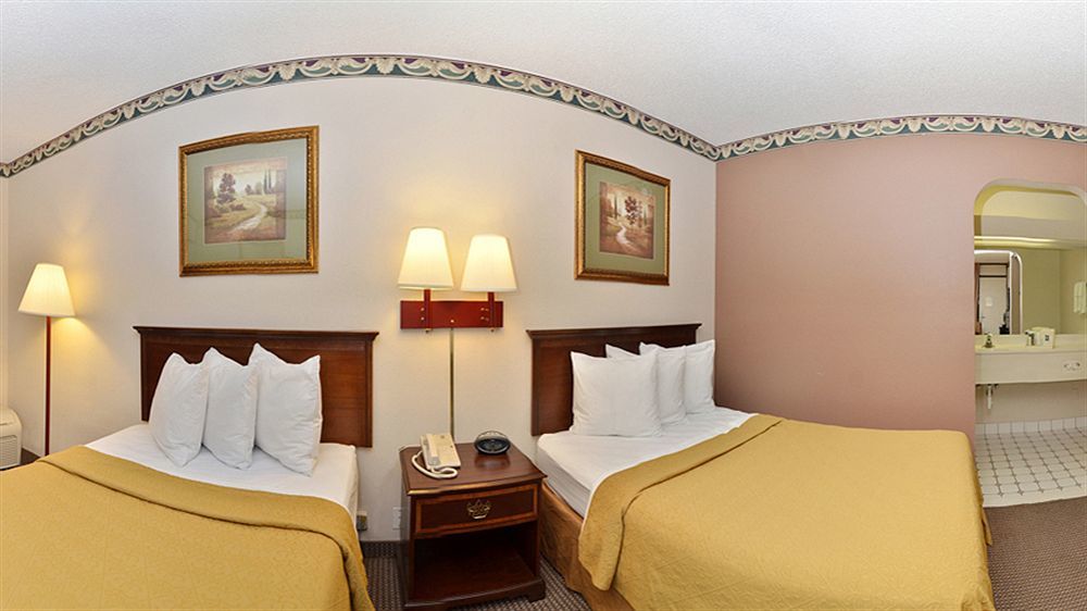 Hotel Ramada By Wyndham North Platte Esterno foto